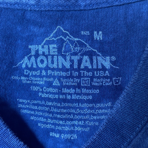 The‎ Mountain Tye Dye Christmas Cat T-Shirt - Picture 4 of 4